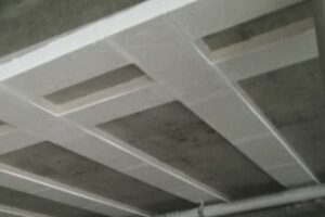 Plats carbones protégé contre le feu pour renforcer une dalle béton